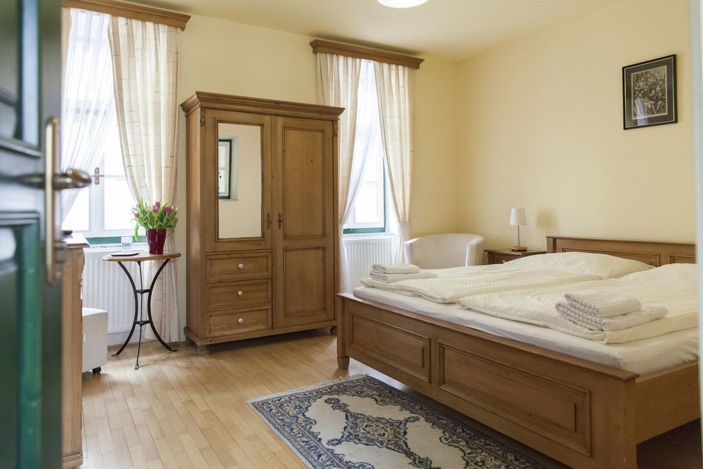 Rezidence Zvon Hotel Znojmo Ruang foto