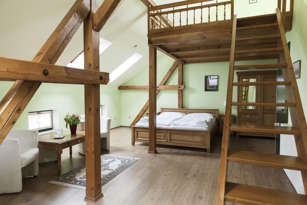 Rezidence Zvon Hotel Znojmo Ruang foto