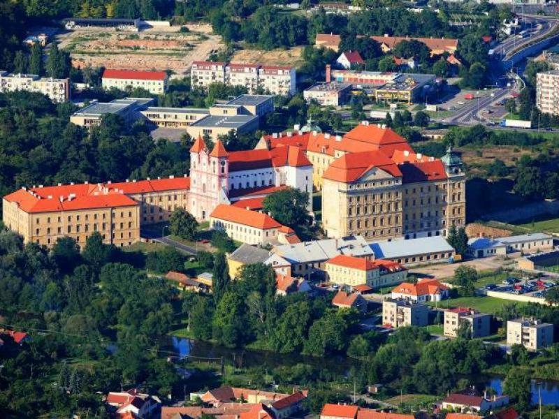 Rezidence Zvon Hotel Znojmo Bagian luar foto