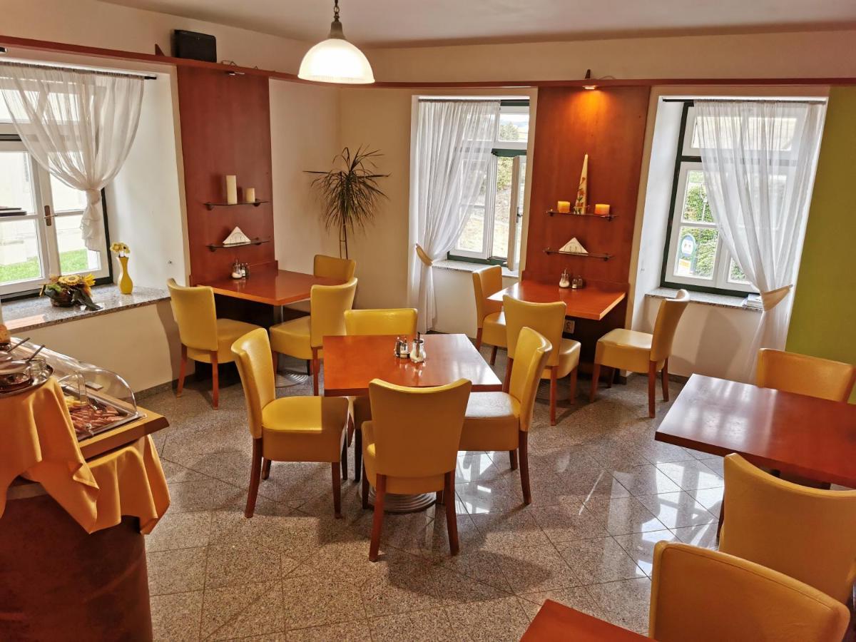 Rezidence Zvon Hotel Znojmo Bagian luar foto