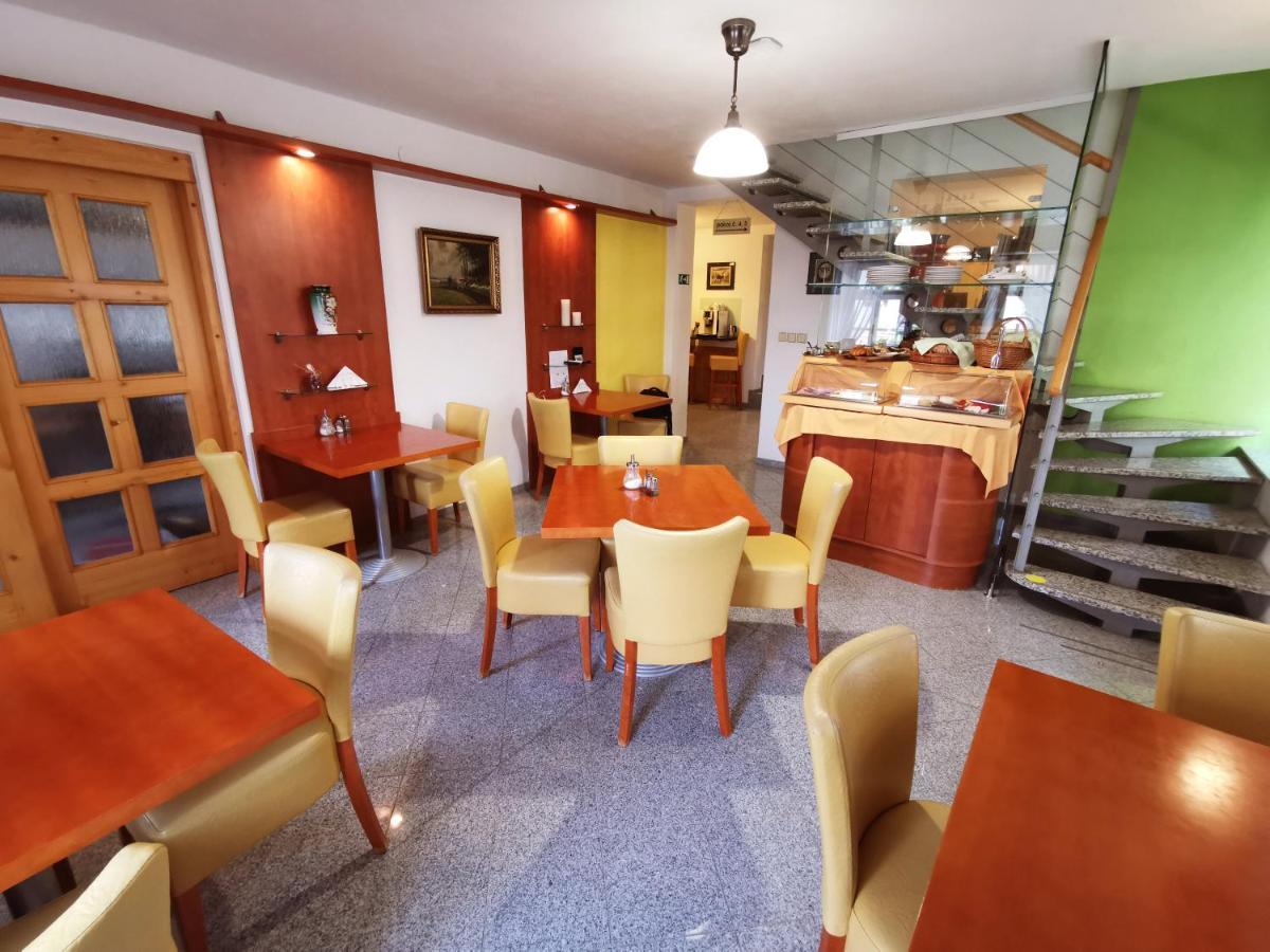 Rezidence Zvon Hotel Znojmo Bagian luar foto