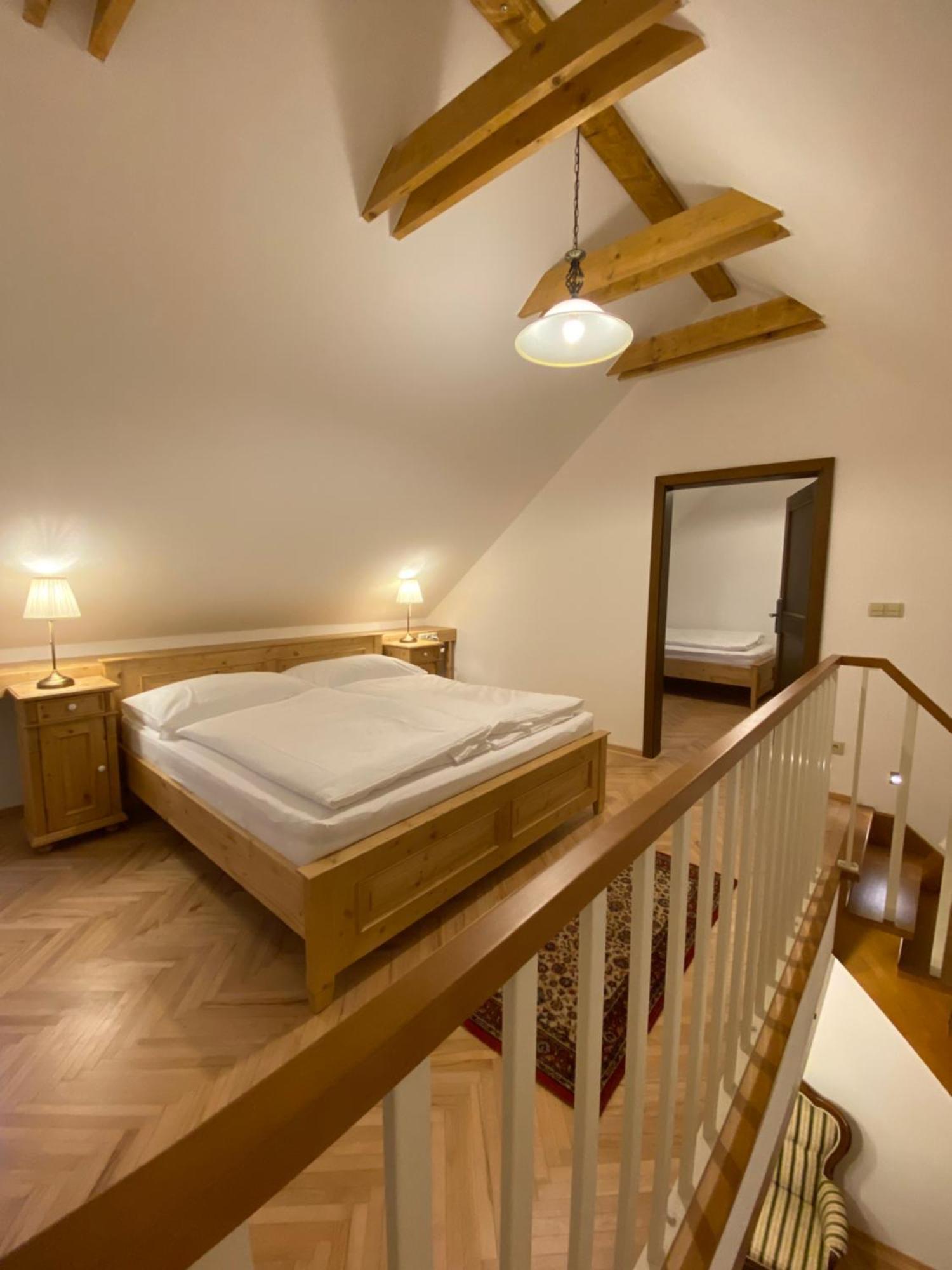 Rezidence Zvon Hotel Znojmo Bagian luar foto